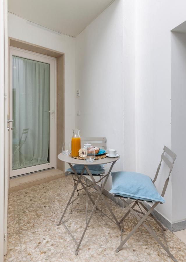 A la muràgghje A Monopoli Kültér fotó